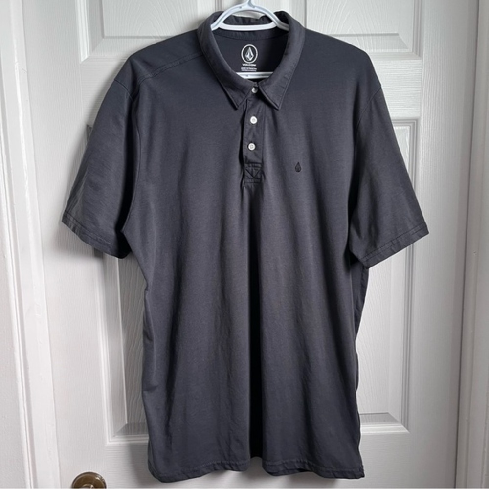 3/25$💥 Volcom polo t shirt tee Men XL Gray short sleeve logo preppy buttons